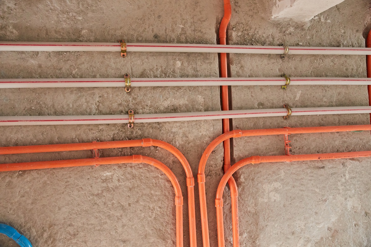 从天花到地面：一篇讲透家庭全屋管道系统的管卡选择要点。